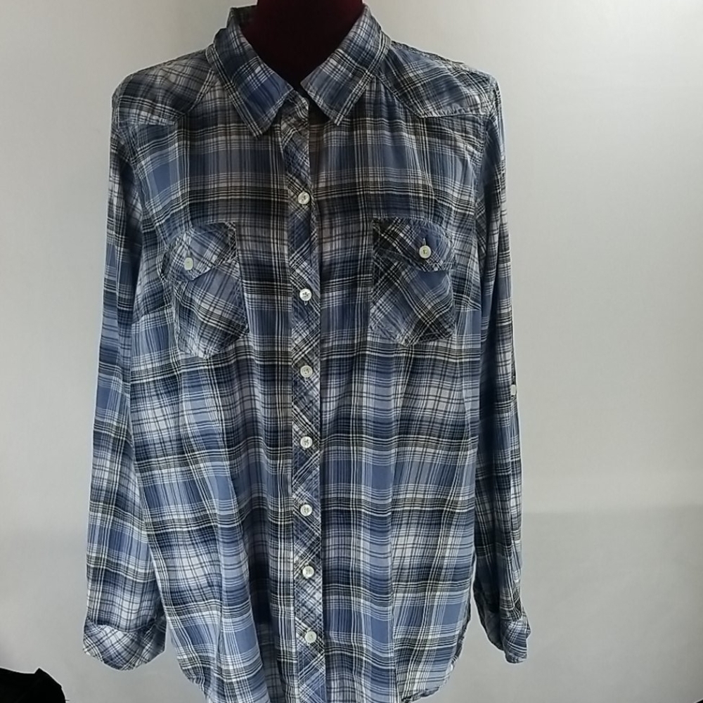 Torrid button down 2 - Picture 2 of 4